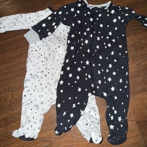 Gerber Newborn Footie Sleepers – Set of 2 (Gender Neutral)